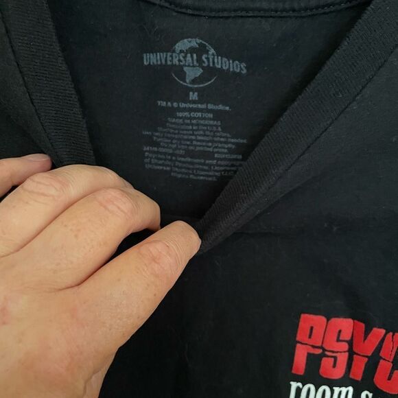 Universal Studios Psycho Room Service Bates Motel Shirt M - Picture 8 of 13